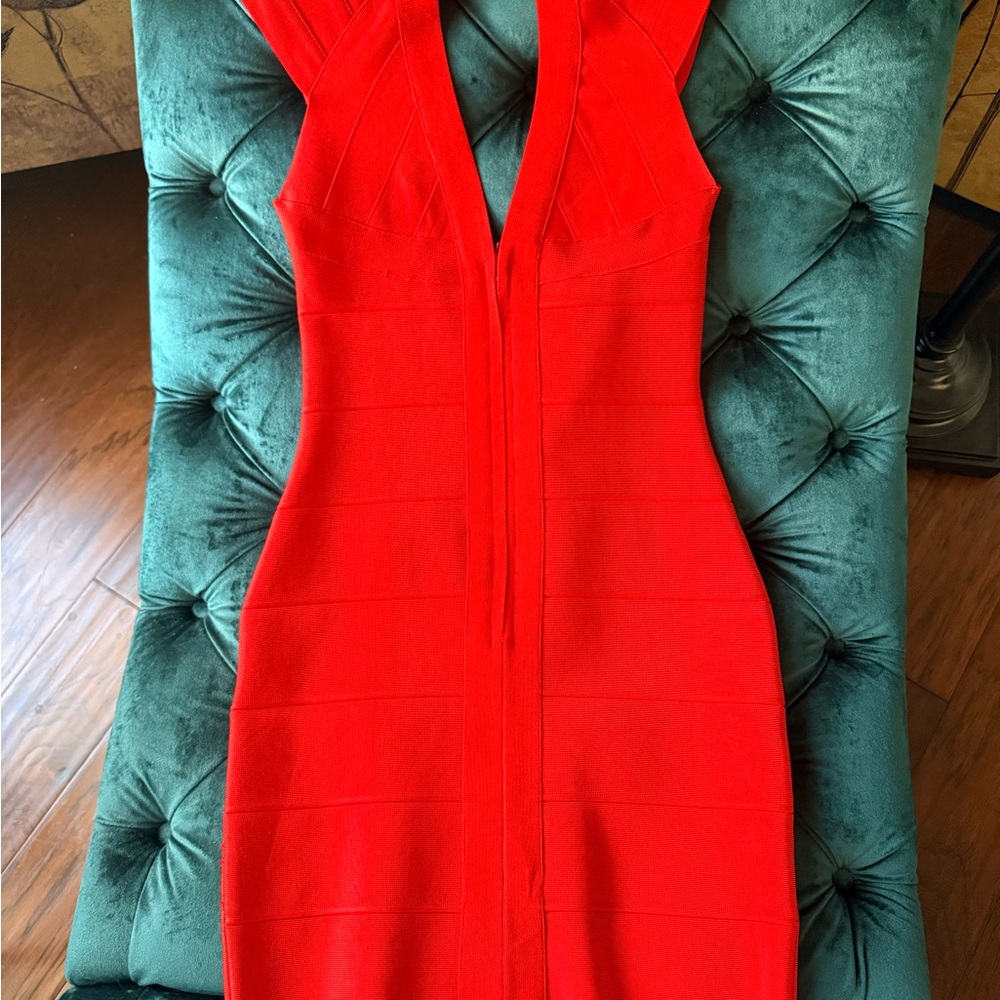 Chic Backless Red Dress - Picture 4 of 4